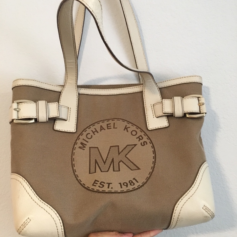Michael Lora tote